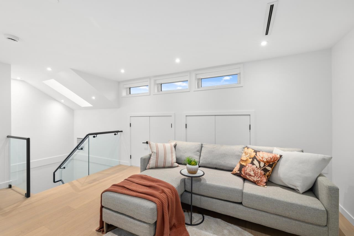 Backyard Photo of 683 W 18th Avenue, Vancouver, BC