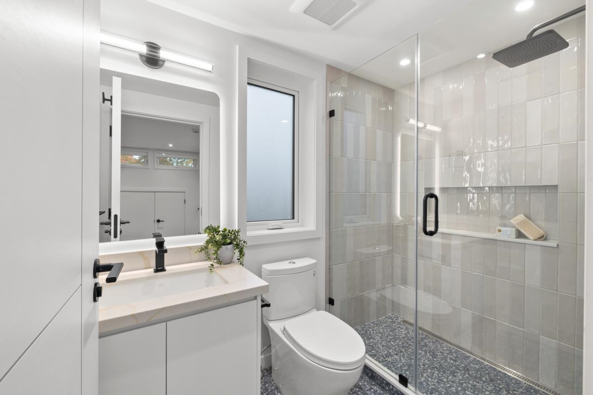 Garden / Landscaping Photo of 683 W 18th Avenue, Vancouver, BC