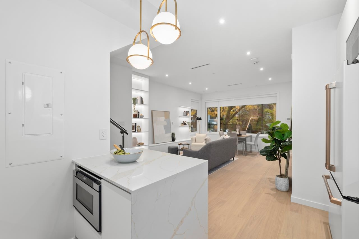 Guest Bathroom Photo of 683 W 18th Avenue, Vancouver, BC