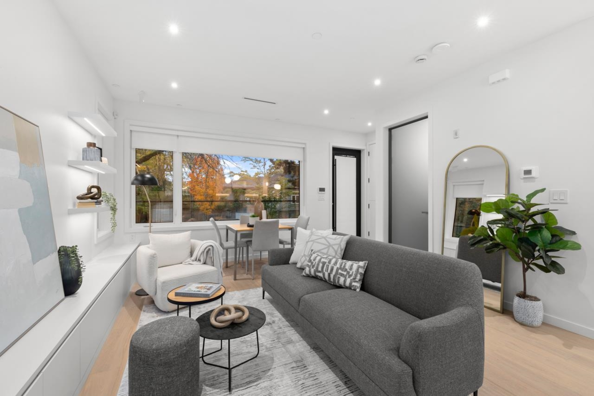 Kitchen Photo of 683 W 18th Avenue, Vancouver, BC