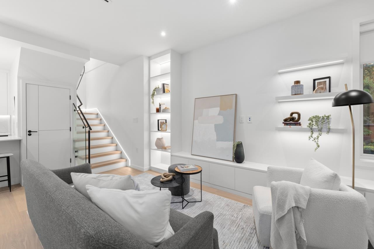 Living Room Photo of 683 W 18th Avenue, Vancouver, BC