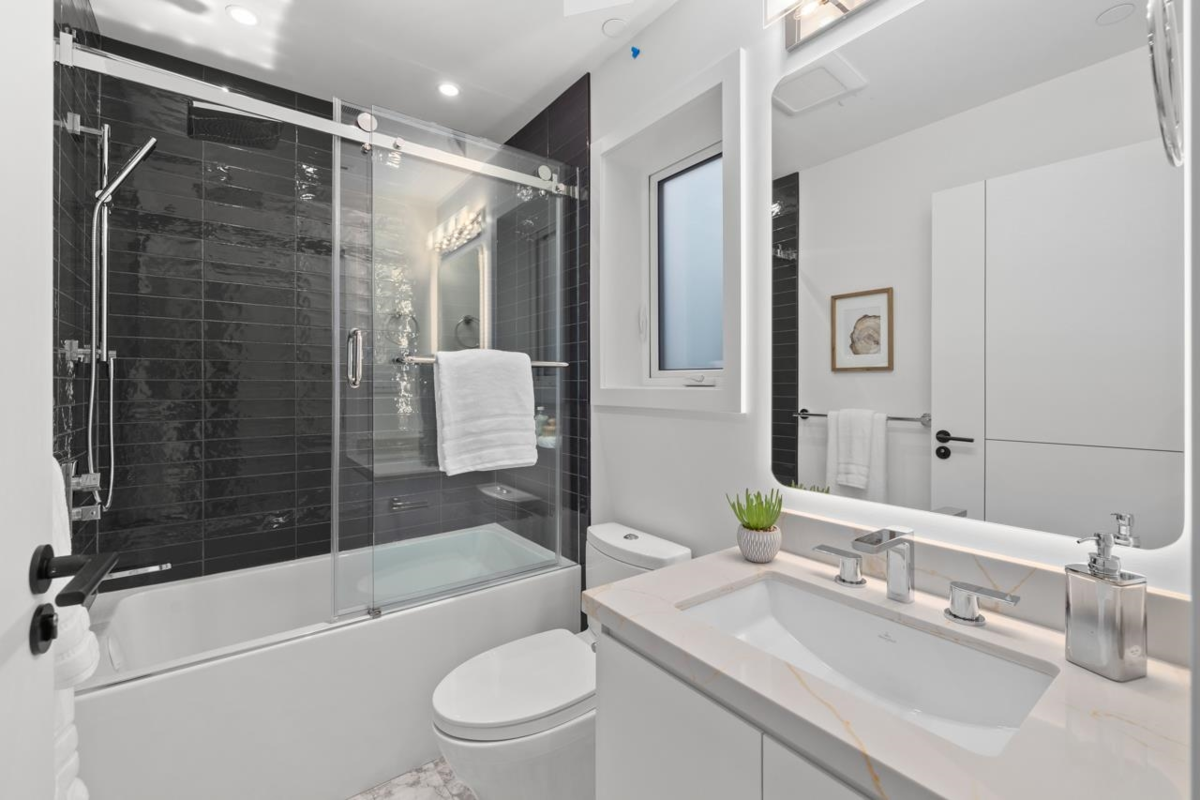 Staircase Photo of 683 W 18th Avenue, Vancouver, BC