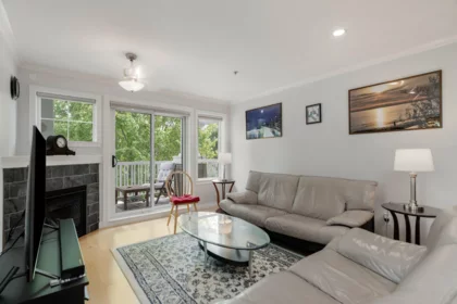 305 20750 Duncan Way, Langley, BC, Langley — Apartment/Condo for sale