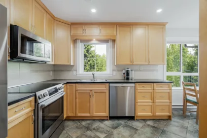 305 20750 Duncan Way, Langley, BC, Langley — Apartment/Condo for sale