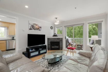305 20750 Duncan Way, Langley, BC, Langley — Apartment/Condo for sale
