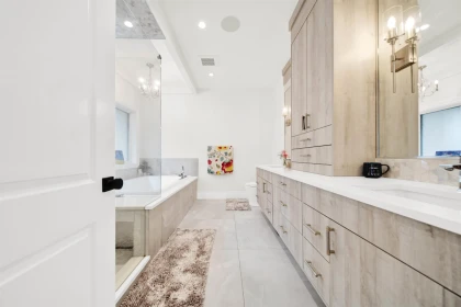 Guest Bathroom Photo of 20208 42 Avenue, Langley, BC