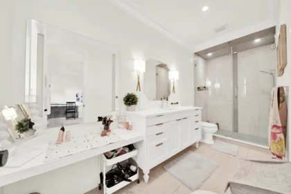 Hallway Photo of 20208 42 Avenue, Langley, BC