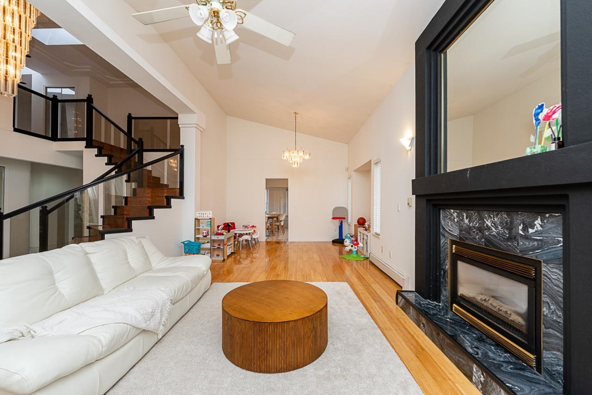 Dining Area Photo of 10132 156th Street, Surrey, BC