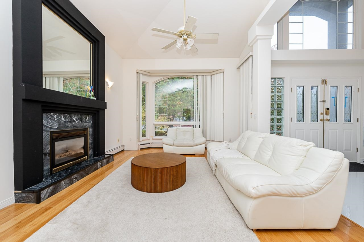 Family Room Photo of 10132 156th Street, Surrey, BC