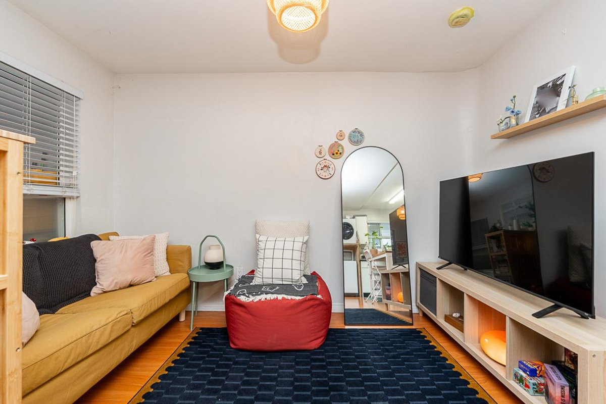 Hallway Photo of 10132 156th Street, Surrey, BC