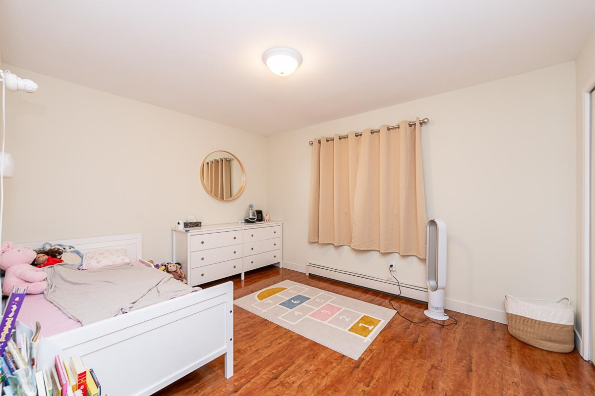 Powder Room Photo of 10132 156th Street, Surrey, BC