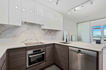 1811 10626 City Parkway, Surrey, BC, Surrey — Apartment/Condo for sale
