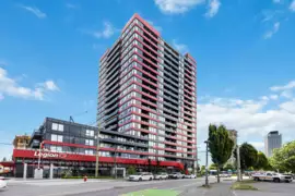 1811 10626 City Parkway, Surrey, BC