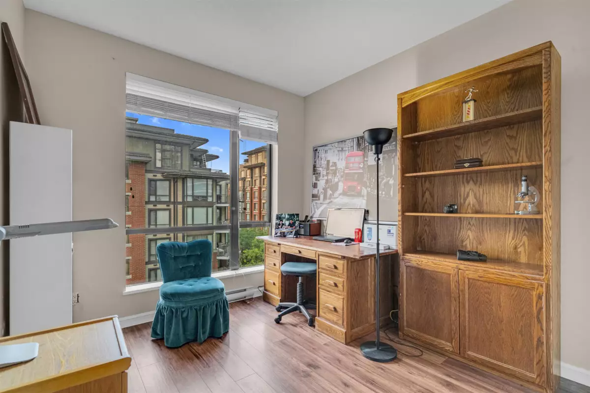 Backyard Photo of 603 1550 Martin Street, White Rock, BC