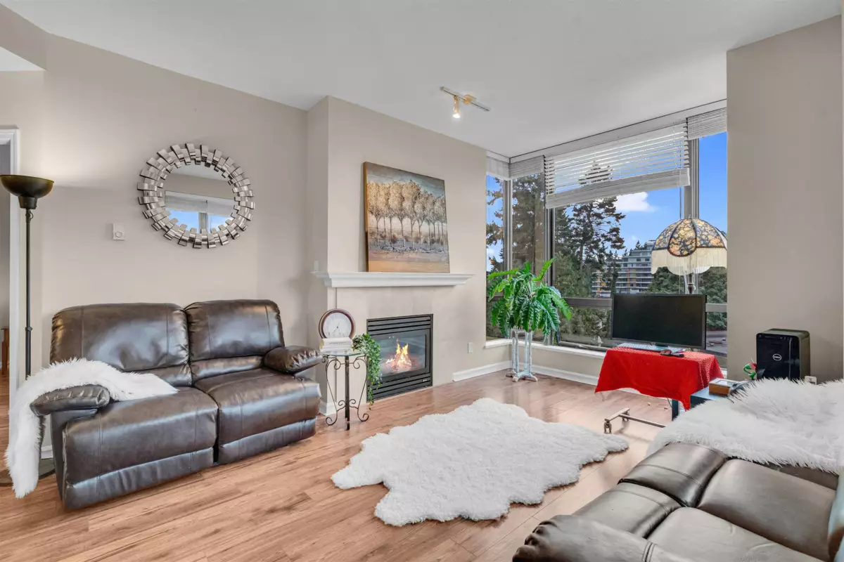 Guest Bathroom Photo of 603 1550 Martin Street, White Rock, BC