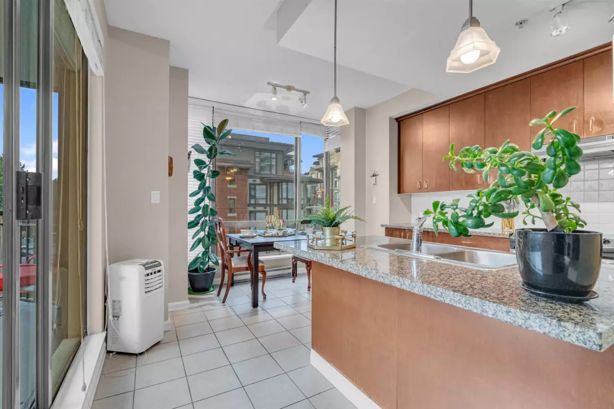 Office / Den Photo of 603 1550 Martin Street, White Rock, BC