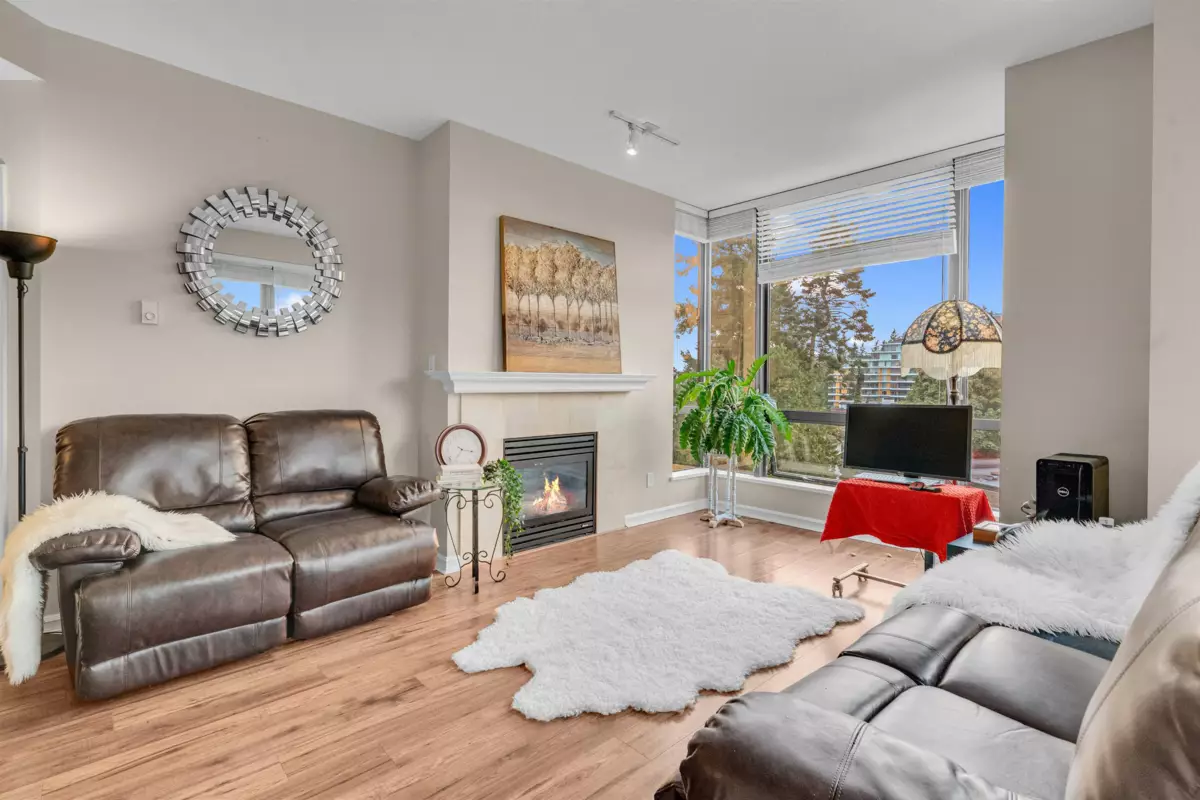 Primary Bathroom Photo of 603 1550 Martin Street, White Rock, BC