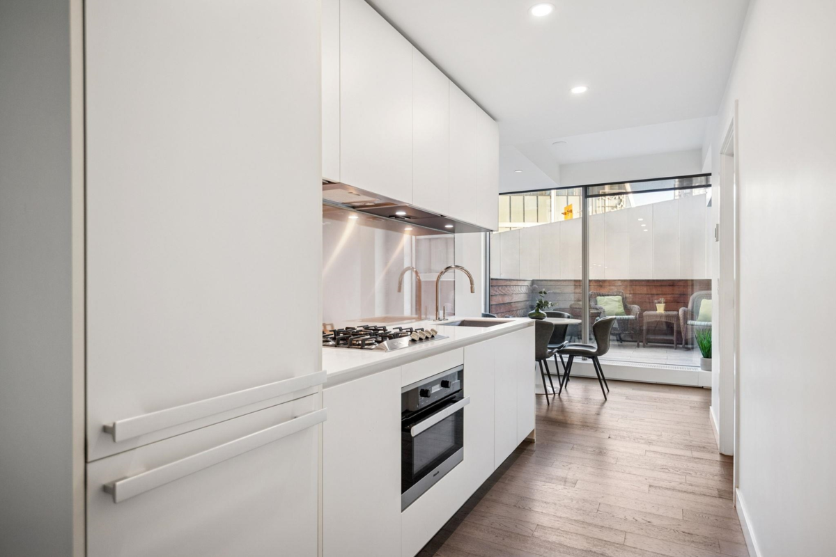 Kitchen Island Photo of 808 1480 Howe Street, Vancouver, BC