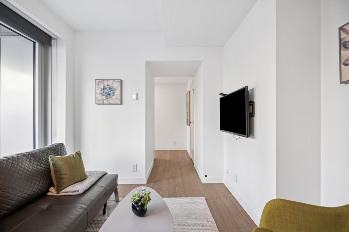 Kitchen Photo of 808 1480 Howe Street, Vancouver, BC