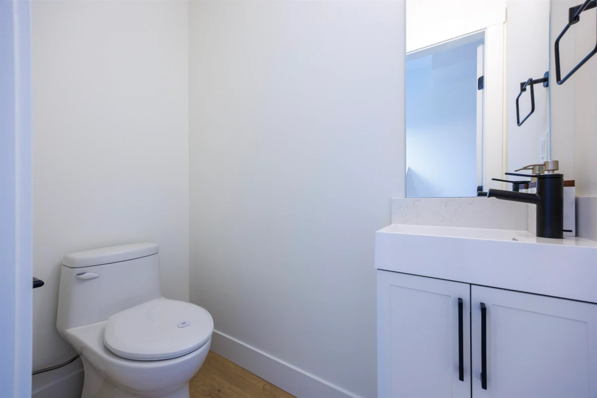 Laundry Room Photo of 6 19935 75a Avenue, Langley, BC