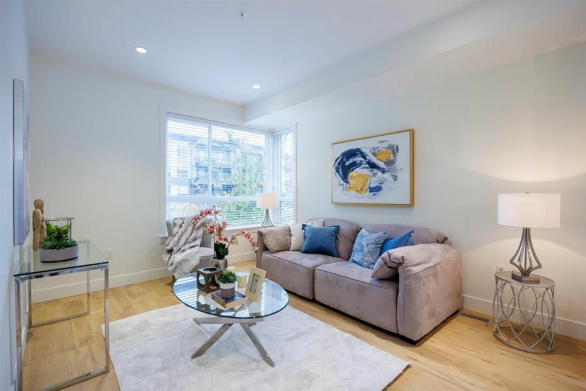 Living Room Photo of 6 19935 75a Avenue, Langley, BC