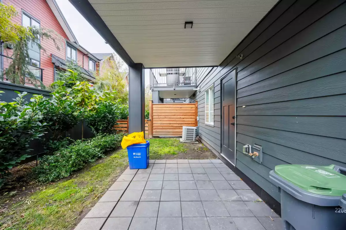 Outdoor Kitchen Photo of 6 19935 75a Avenue, Langley, BC