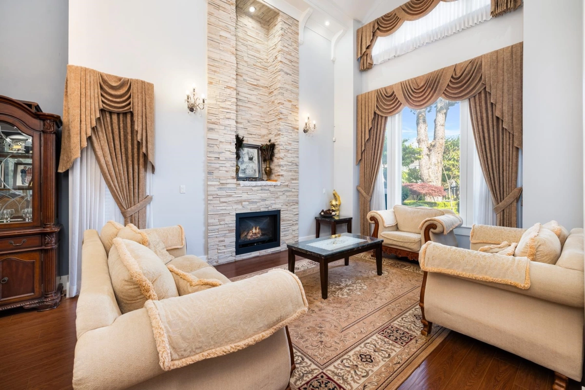 Breakfast Nook Photo of 2091 Mclennan Avenue, Richmond, BC