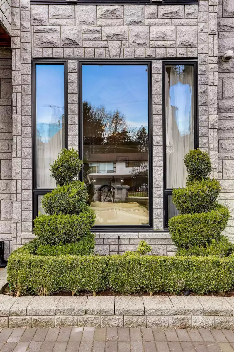Living Room Photo of 2091 Mclennan Avenue, Richmond, BC