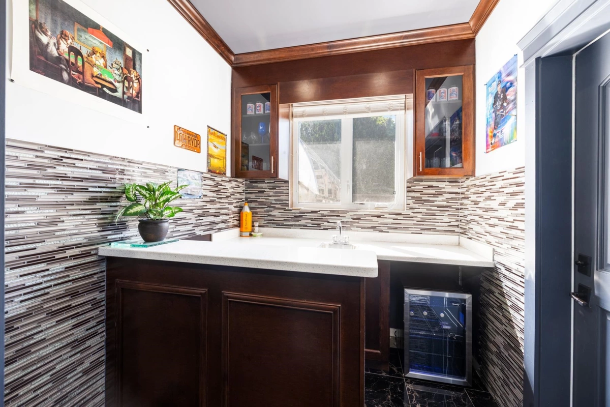 Walk-In Closet Photo of 2091 Mclennan Avenue, Richmond, BC