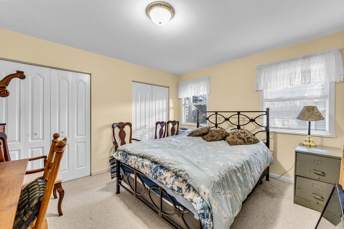 Entry Foyer Photo of 16160 14b Avenue, Surrey, BC