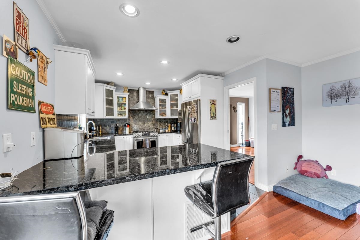 Walk-In Closet Photo of 16160 14b Avenue, Surrey, BC