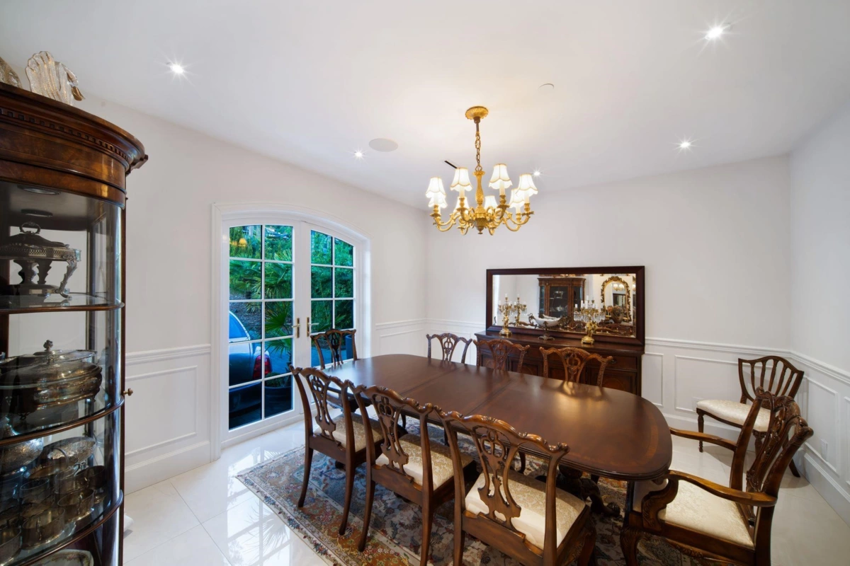 Backyard Photo of 2538 Ottawa Avenue, West Vancouver, BC