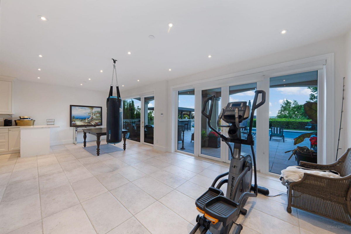 Basement Recreation Room Photo of 2538 Ottawa Avenue, West Vancouver, BC