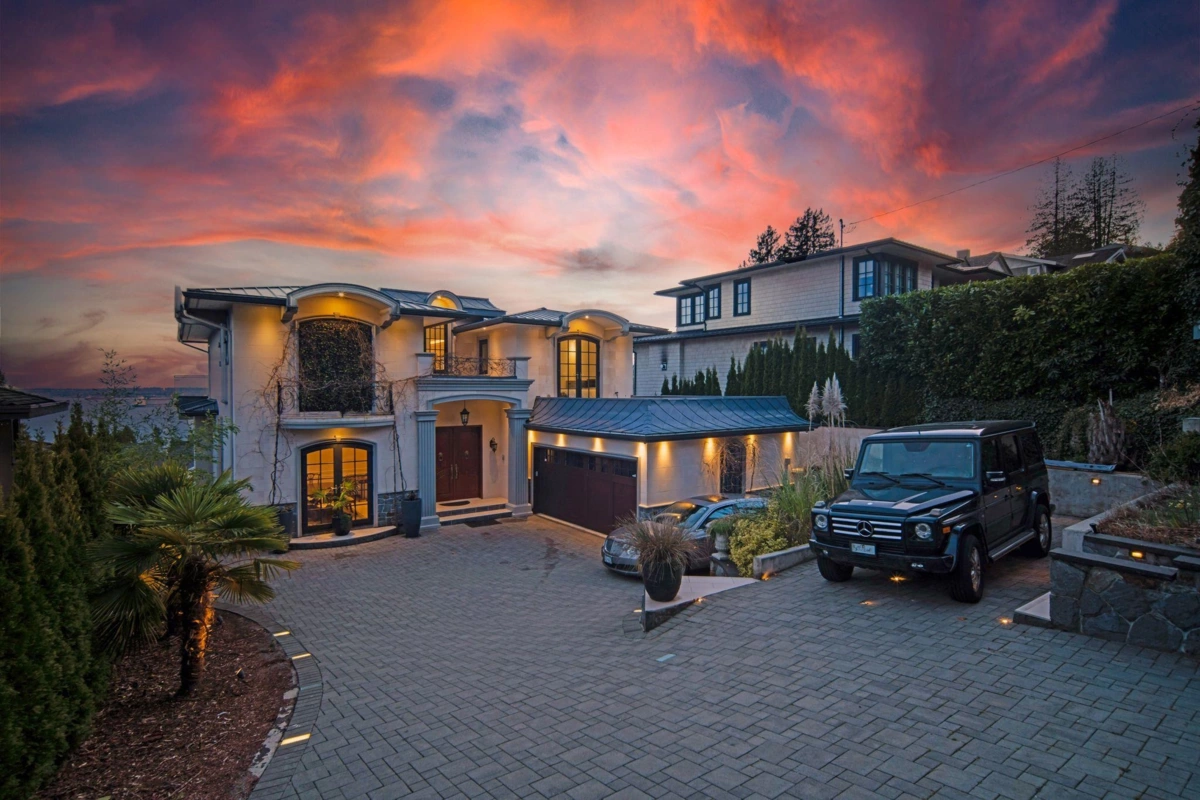 Dining Area Photo of 2538 Ottawa Avenue, West Vancouver, BC
