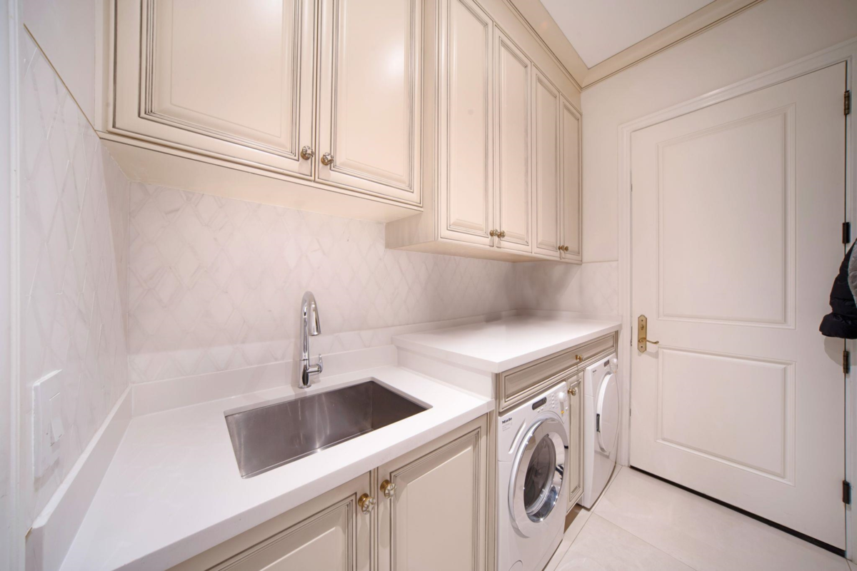 Front Yard Photo of 2538 Ottawa Avenue, West Vancouver, BC