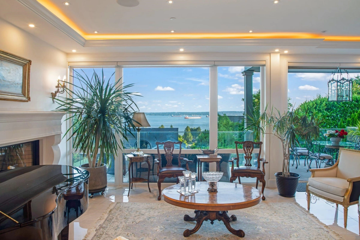 Kitchen Photo of 2538 Ottawa Avenue, West Vancouver, BC