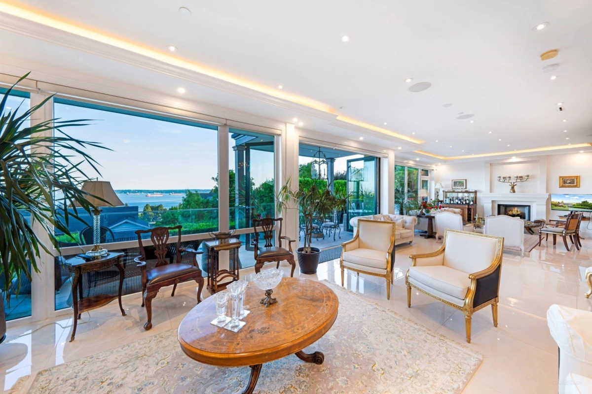 Powder Room Photo of 2538 Ottawa Avenue, West Vancouver, BC