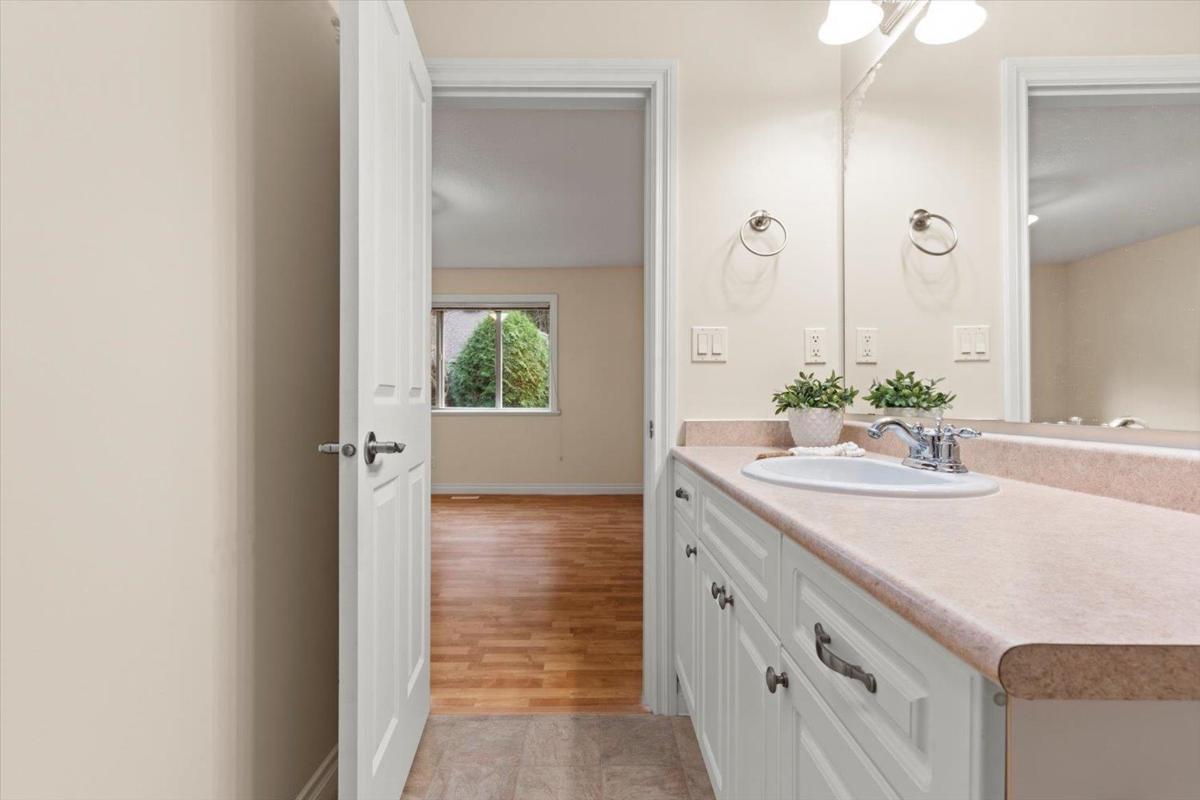 Backyard Photo of 166 46000 Thomas Road, Chilliwack, BC