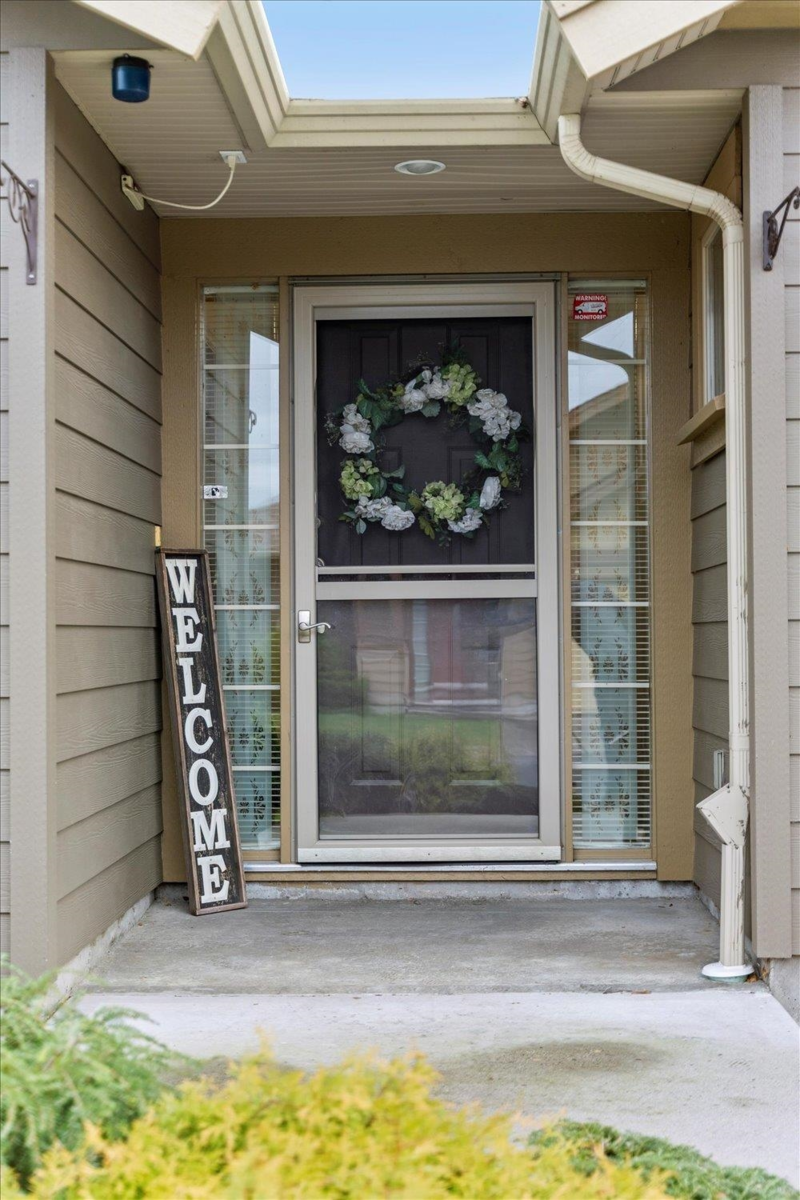 Kitchen Photo of 166 46000 Thomas Road, Chilliwack, BC