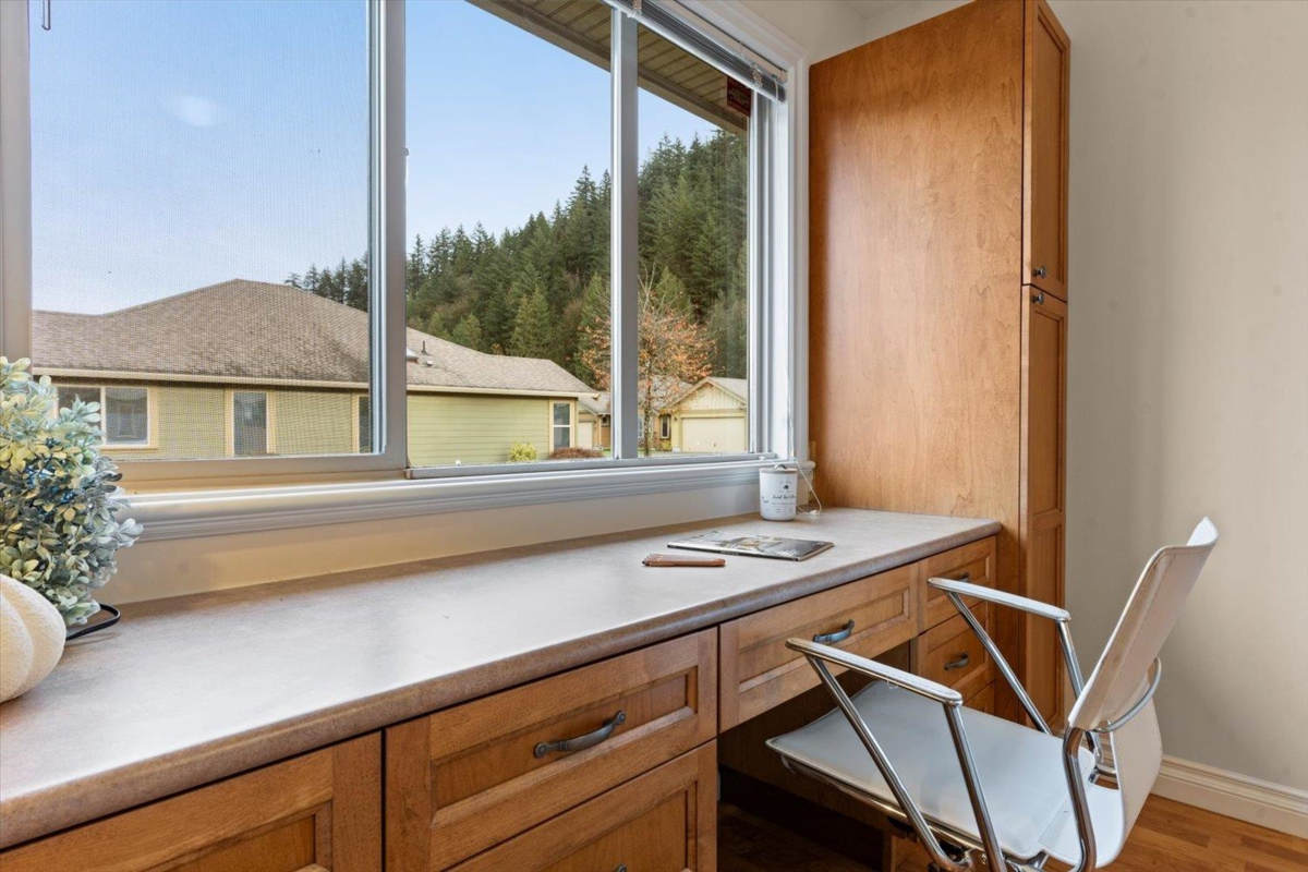 Mudroom Photo of 166 46000 Thomas Road, Chilliwack, BC