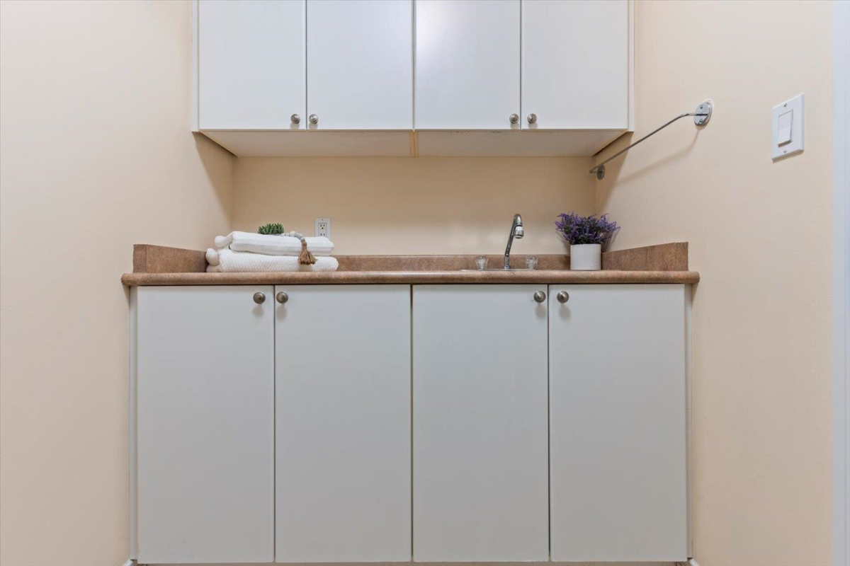 Swimming Pool Photo of 166 46000 Thomas Road, Chilliwack, BC