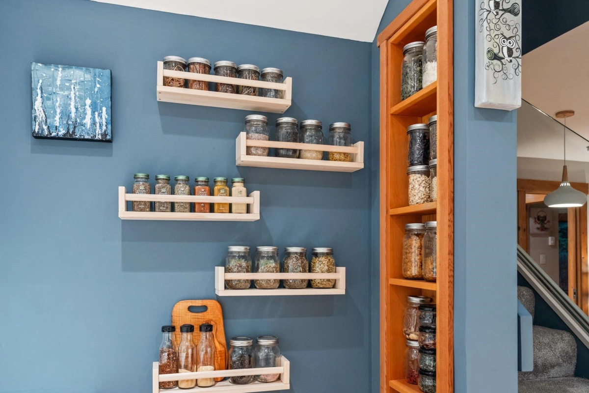 Kitchen Island Photo of 3 4725 Spearhead Drive, Whistler, BC