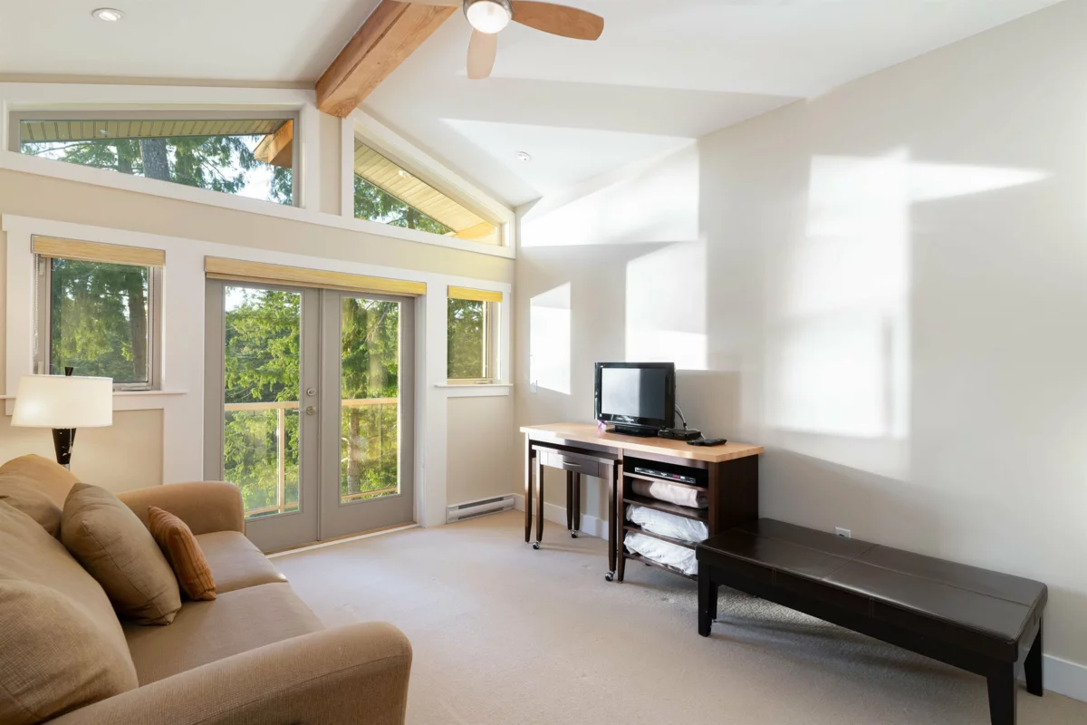 Basement Recreation Room Photo of 30B 12849 Lagoon Road, Madeira Park, BC