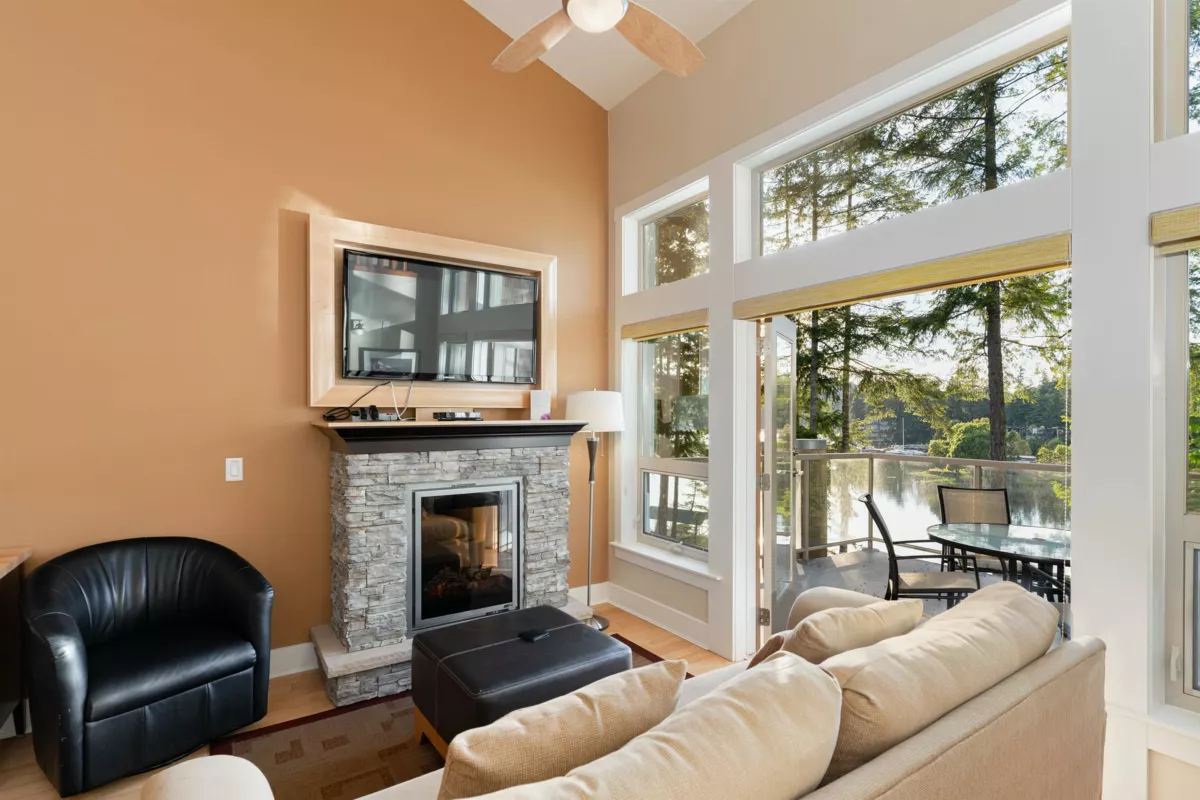 Kitchen Island Photo of 30B 12849 Lagoon Road, Madeira Park, BC