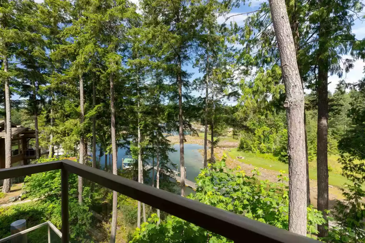 Laundry Room Photo of 30B 12849 Lagoon Road, Madeira Park, BC