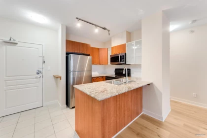 422 4078 Knight Street, Vancouver, BC, Vancouver — Apartment/Condo for sale