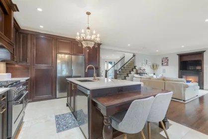 Kitchen Photo of 518 E 16th Street, North Vancouver, BC