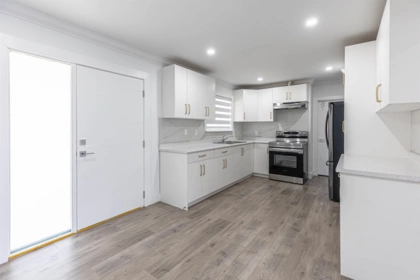 Dining Area Photo of 16373 15 Avenue, Surrey, BC