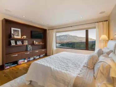 Breakfast Nook Photo of 8529 Ashleigh Mcivor Drive, Whistler, BC