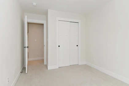 Entry Foyer Photo of 16455 22 Avenue, Surrey, BC